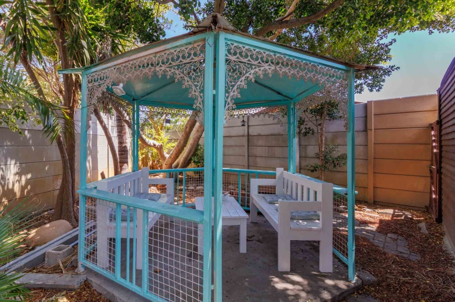 2 Bedroom Property for Sale in Table View Western Cape